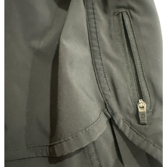 Lululemon hotty hot low rise lined Black Shorts Lightweight Performance - Picture 2 of 4